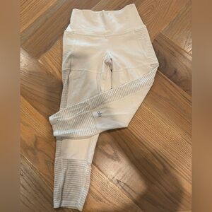 ALO Yoga Cream Leggings